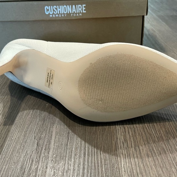 CUSHIONAIRE Genie Dress Booties - Picture 6 of 6